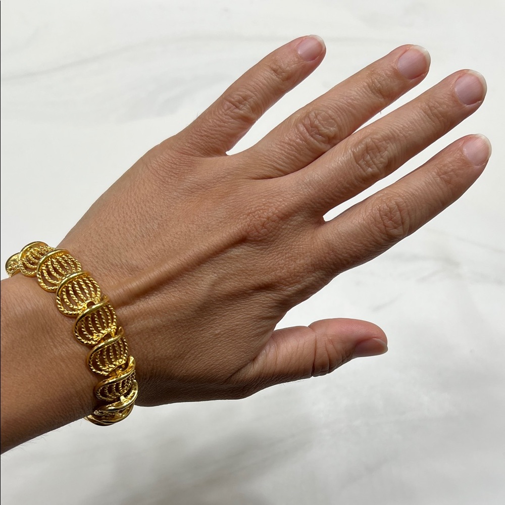 Elegant Vintage Gold Bracelet for Women